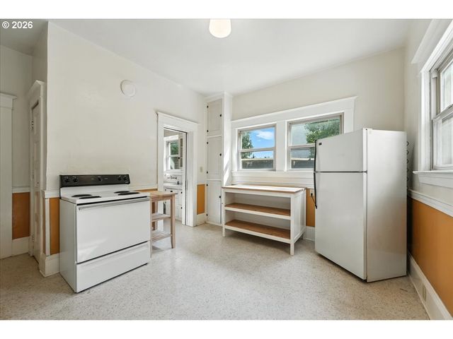 1917 Ne 10TH Ave Ne, Portland, OR 97212