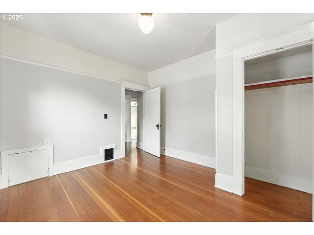 1917 Ne 10TH Ave Ne, Portland, OR 97212