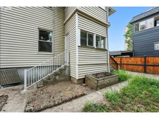 1917 Ne 10TH Ave Ne, Portland, OR 97212