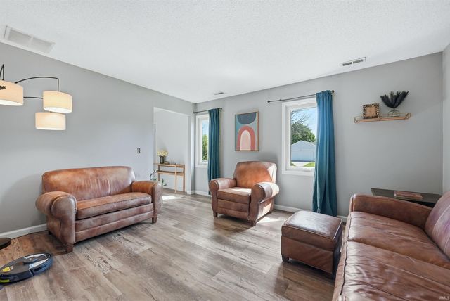 6515 Owl Tree Place, Fort Wayne, IN 46825