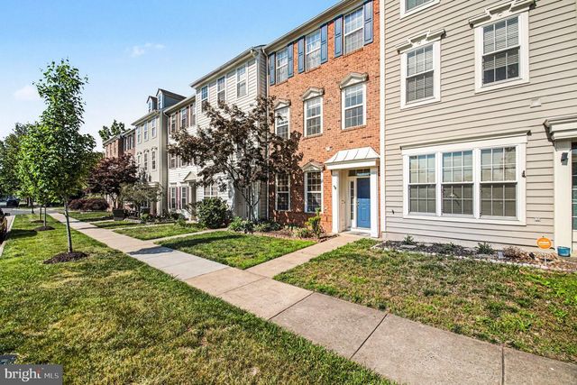 26065 LANDS END DR, Chantilly, VA 20152
