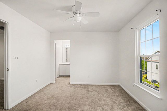 26065 LANDS END DR, Chantilly, VA 20152
