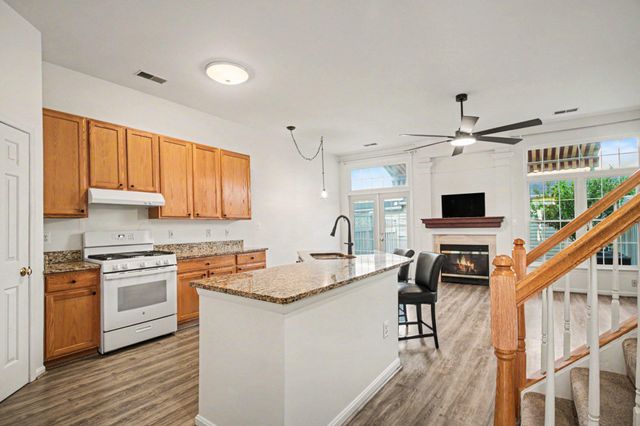 26065 LANDS END DR, Chantilly, VA 20152