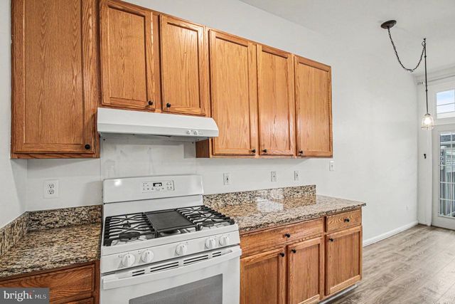 26065 LANDS END DR, Chantilly, VA 20152