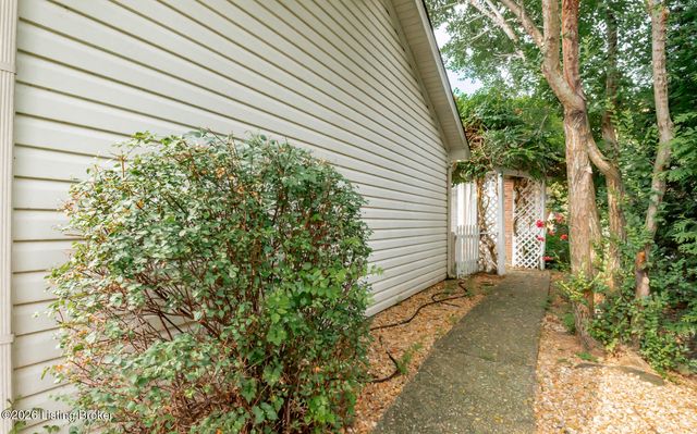 3155 Bushmill Park, Louisville, KY 40241