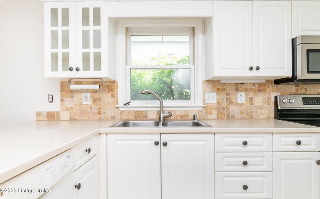 3155 Bushmill Park, Louisville, KY 40241