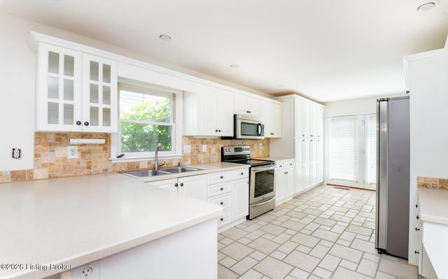 3155 Bushmill Park, Louisville, KY 40241
