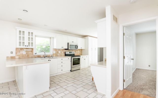 3155 Bushmill Park, Louisville, KY 40241