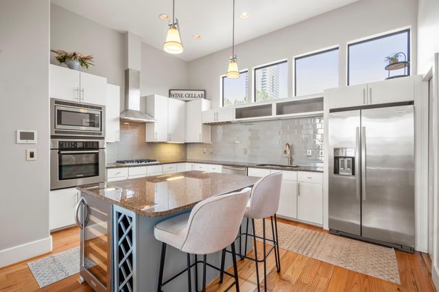 1310 W Dallas Street, Houston, TX 77019