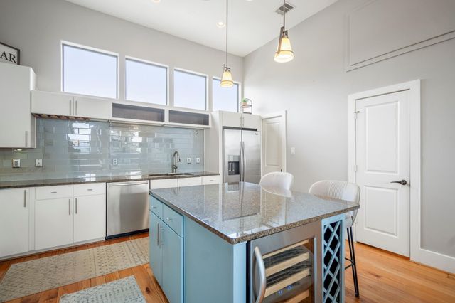 1310 W Dallas Street, Houston, TX 77019