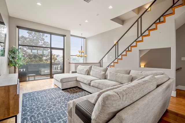 1310 W Dallas Street, Houston, TX 77019