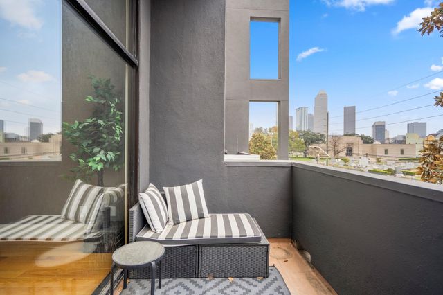 1310 W Dallas Street, Houston, TX 77019