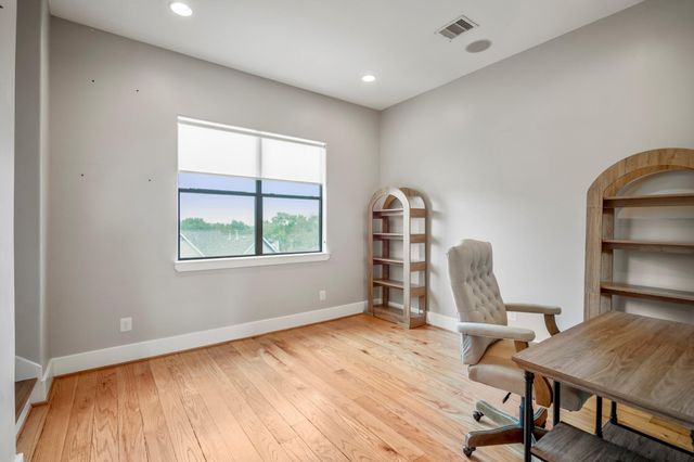 1310 W Dallas Street, Houston, TX 77019