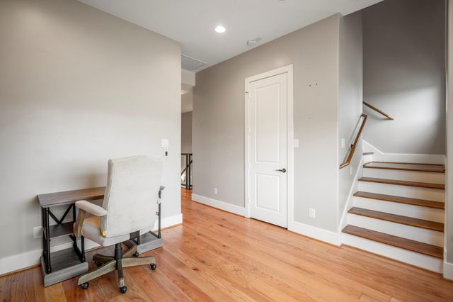 1310 W Dallas Street, Houston, TX 77019