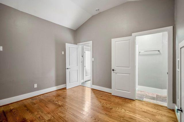 1310 W Dallas Street, Houston, TX 77019