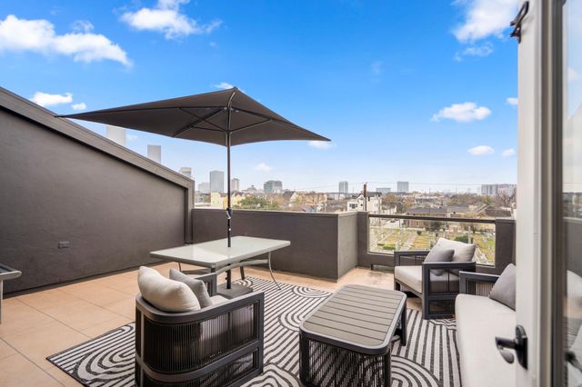 1310 W Dallas Street, Houston, TX 77019