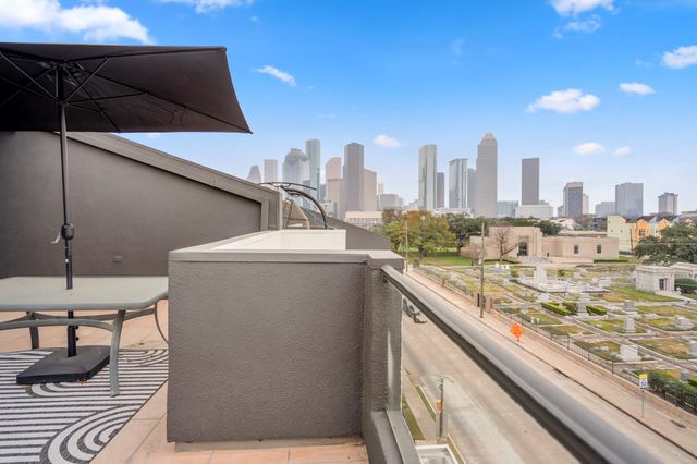 1310 W Dallas Street, Houston, TX 77019