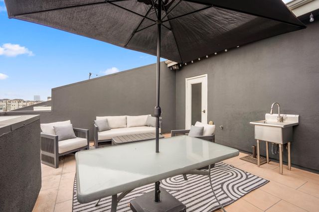 1310 W Dallas Street, Houston, TX 77019