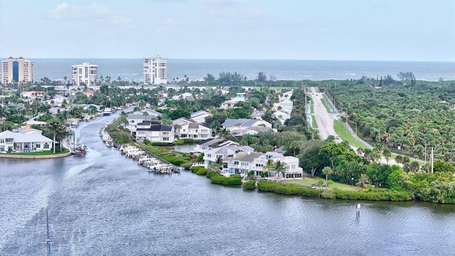 2486 Harbour Cove Drive, Hutchinson Island, FL 34949