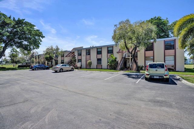 7400 NW 18th St 204, Margate, FL 33063