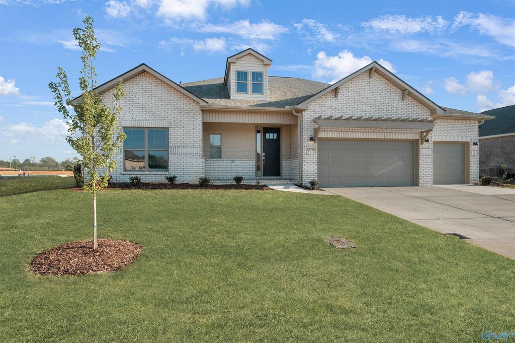 22651 Donahue Road, Athens, AL 35613
