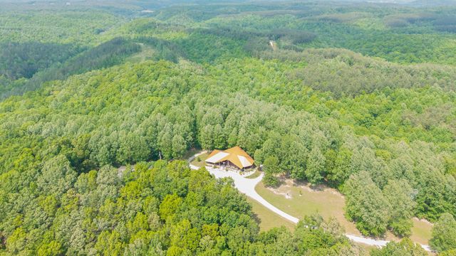 185 Ravenridge Rd, Summertown, TN 38483