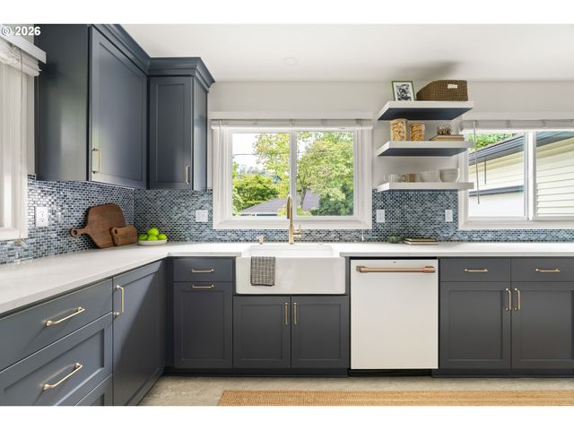 55 Nw SLERET Ave, Gresham, OR 97030