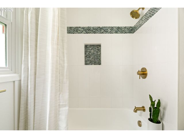 55 Nw SLERET Ave, Gresham, OR 97030