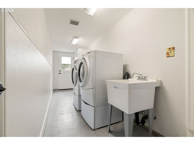55 Nw SLERET Ave, Gresham, OR 97030