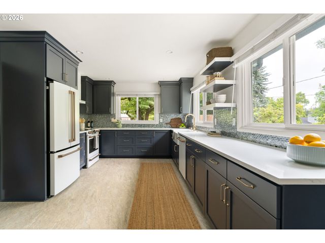 55 Nw SLERET Ave, Gresham, OR 97030