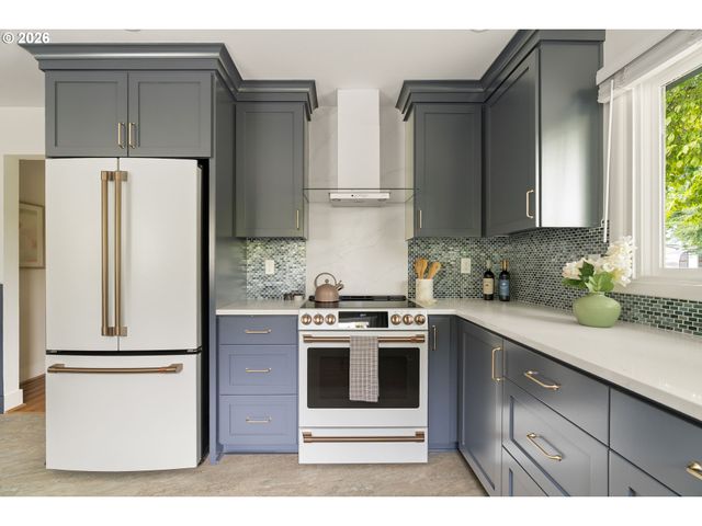 55 Nw SLERET Ave, Gresham, OR 97030