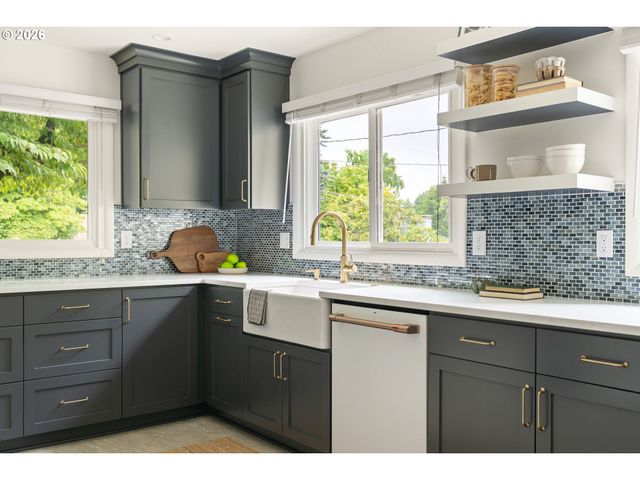 55 Nw SLERET Ave, Gresham, OR 97030