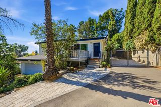 963 Pine Grove Avenue, Los Angeles, CA 90042