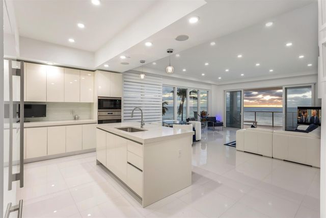 1200 Hillsboro Mile 1305, Hillsboro Beach, FL 33062