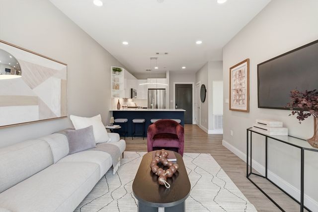 656 Saratoga 214, Boston, MA 02128