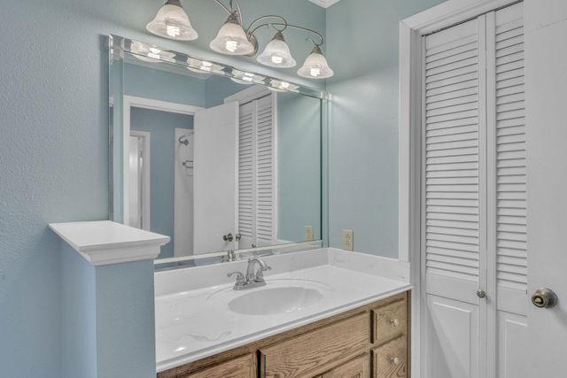 1101 COUSHATTA CT., Longview, TX 75605