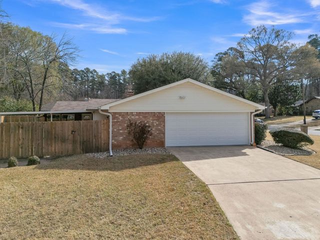 1101 COUSHATTA CT., Longview, TX 75605