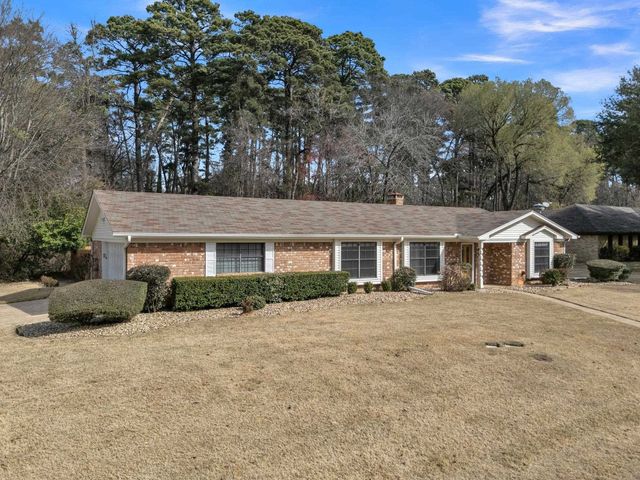 1101 COUSHATTA CT., Longview, TX 75605