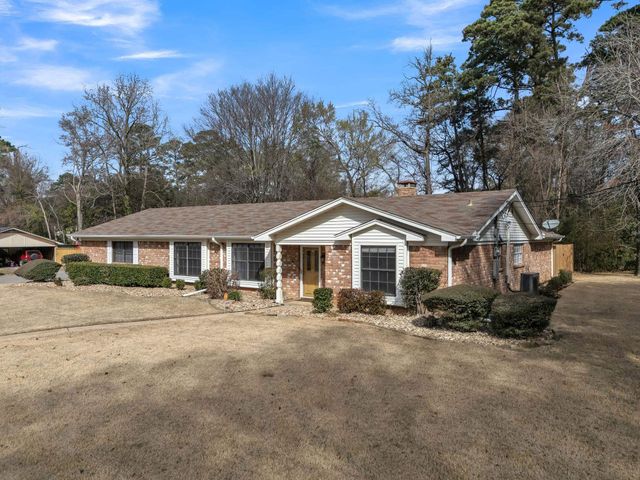 1101 COUSHATTA CT., Longview, TX 75605