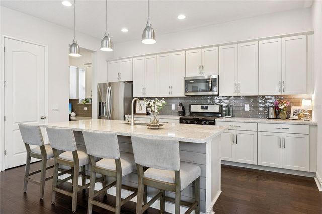 907 EASLEY AVENUE, Winter Garden, FL 34787