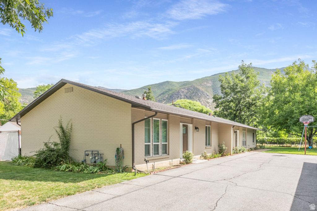 45 S 300 W, Farmington, UT 84025 — exterior