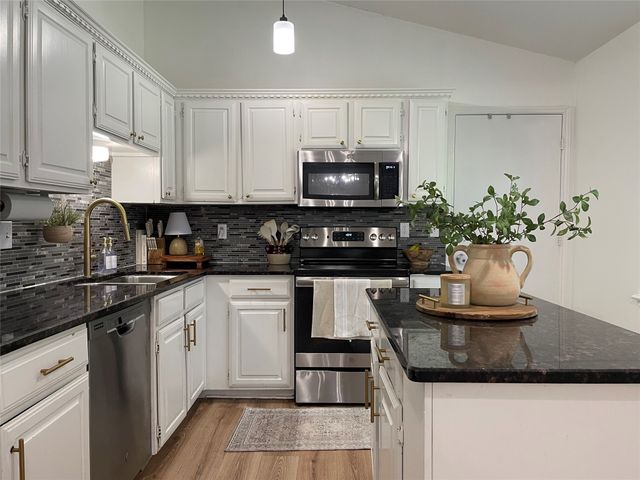 3801 Lofland Lane, Rowlett, TX 75088