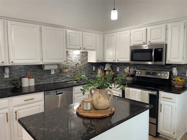 3801 Lofland Lane, Rowlett, TX 75088