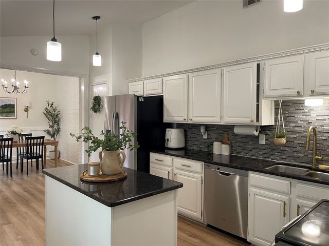 3801 Lofland Lane, Rowlett, TX 75088