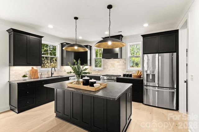 3031 Mathis Drive, Charlotte, NC 28208