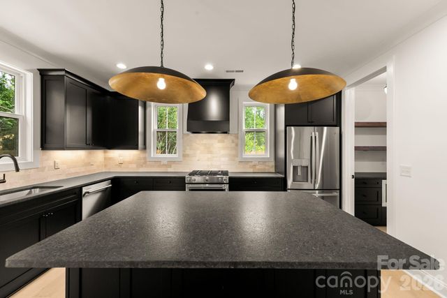 3031 Mathis Drive, Charlotte, NC 28208