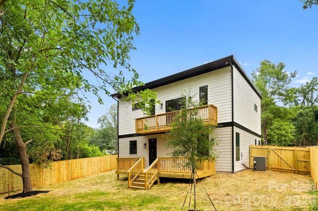 3031 Mathis Drive, Charlotte, NC 28208