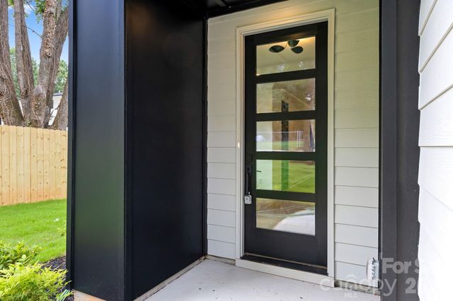 3031 Mathis Drive, Charlotte, NC 28208