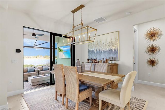 2073 Yellowfin CIR, Naples, FL 34114