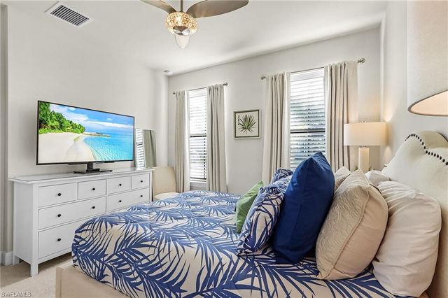 2073 Yellowfin CIR, Naples, FL 34114